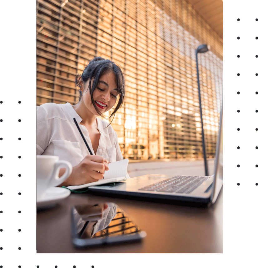 woman blogging